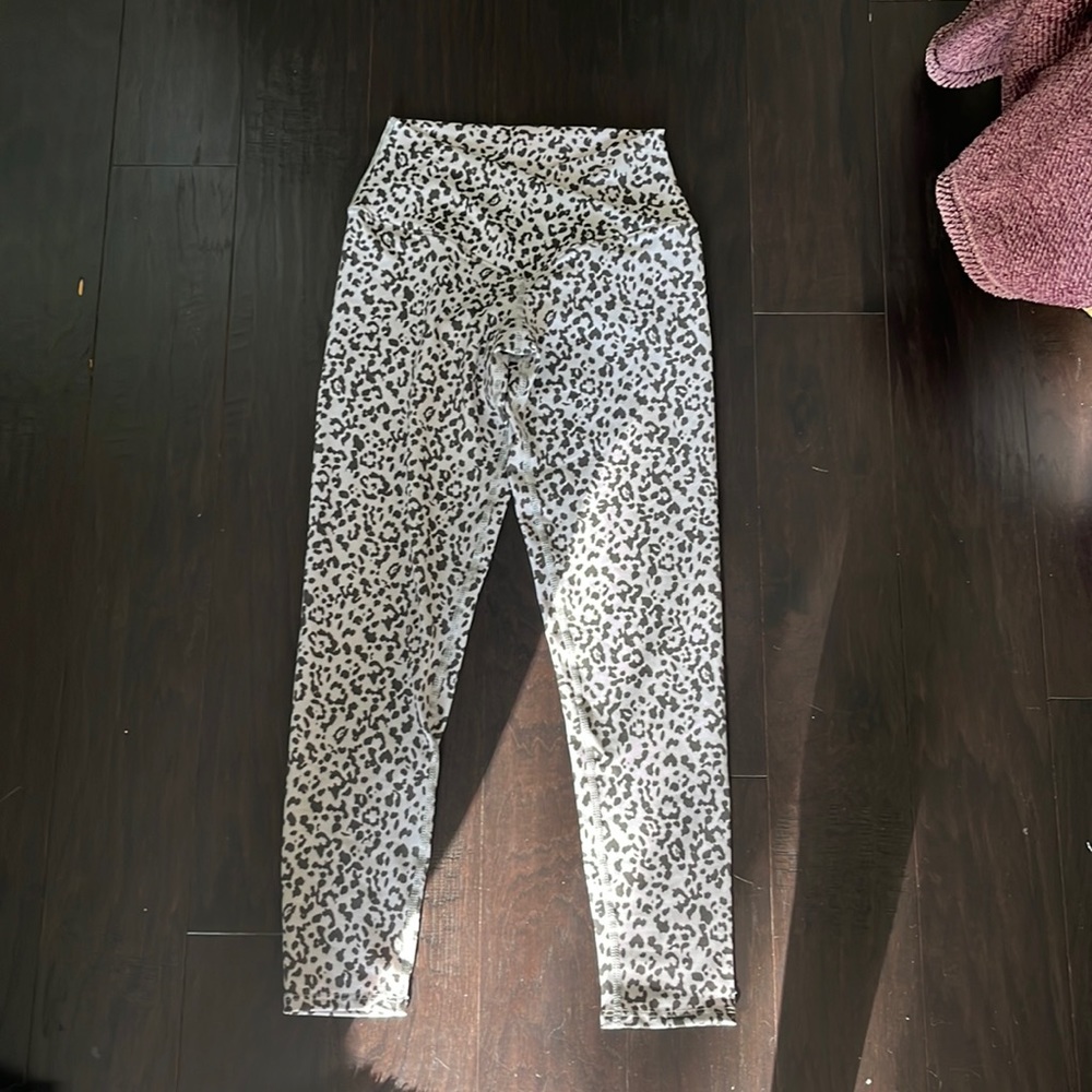 cheetah print leggings size small